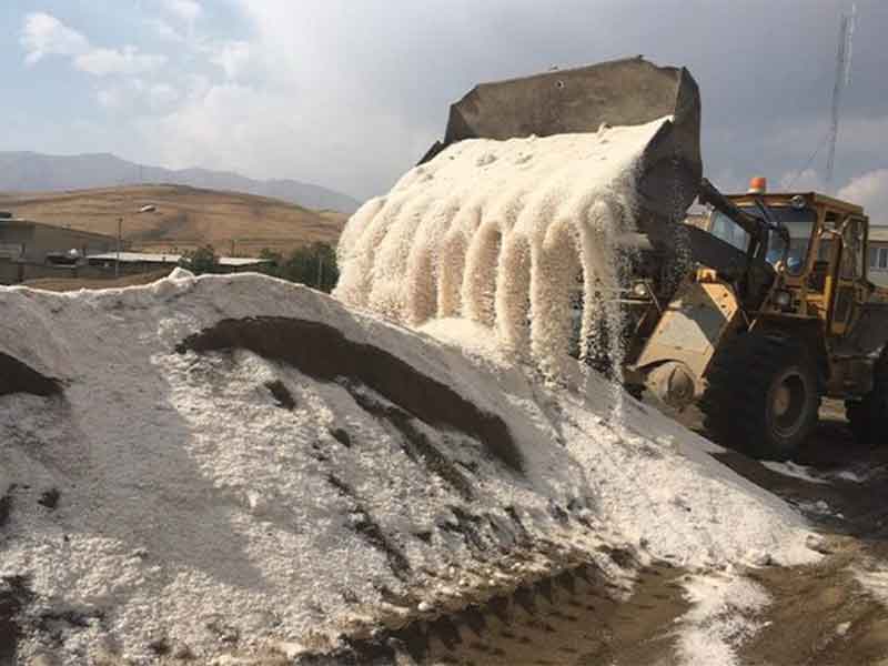  ۲۵ هزار تن شن و نمک برای یخ زدایی محورهای لرستان