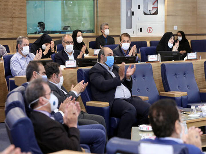 ۱۰ عضو شورا به شهردار مشهد تذکر دادند